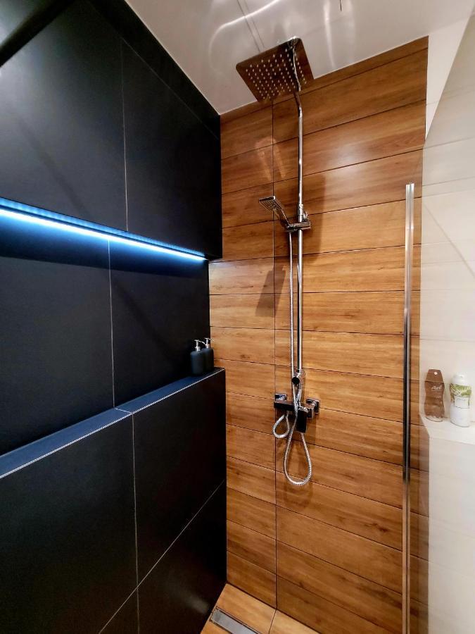 Apartament By The Way Apartamento Breslavia Exterior foto