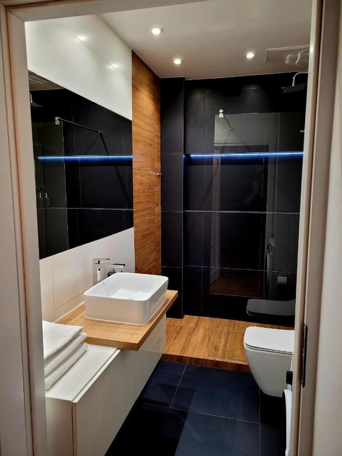Apartament By The Way Apartamento Breslavia Exterior foto